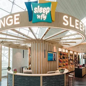 Capsule hotel Sleep 'n Fly Sleep Lounge, B-gates Terminal 3 - Transit Only Dubai