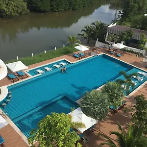 Resort Mangrove River