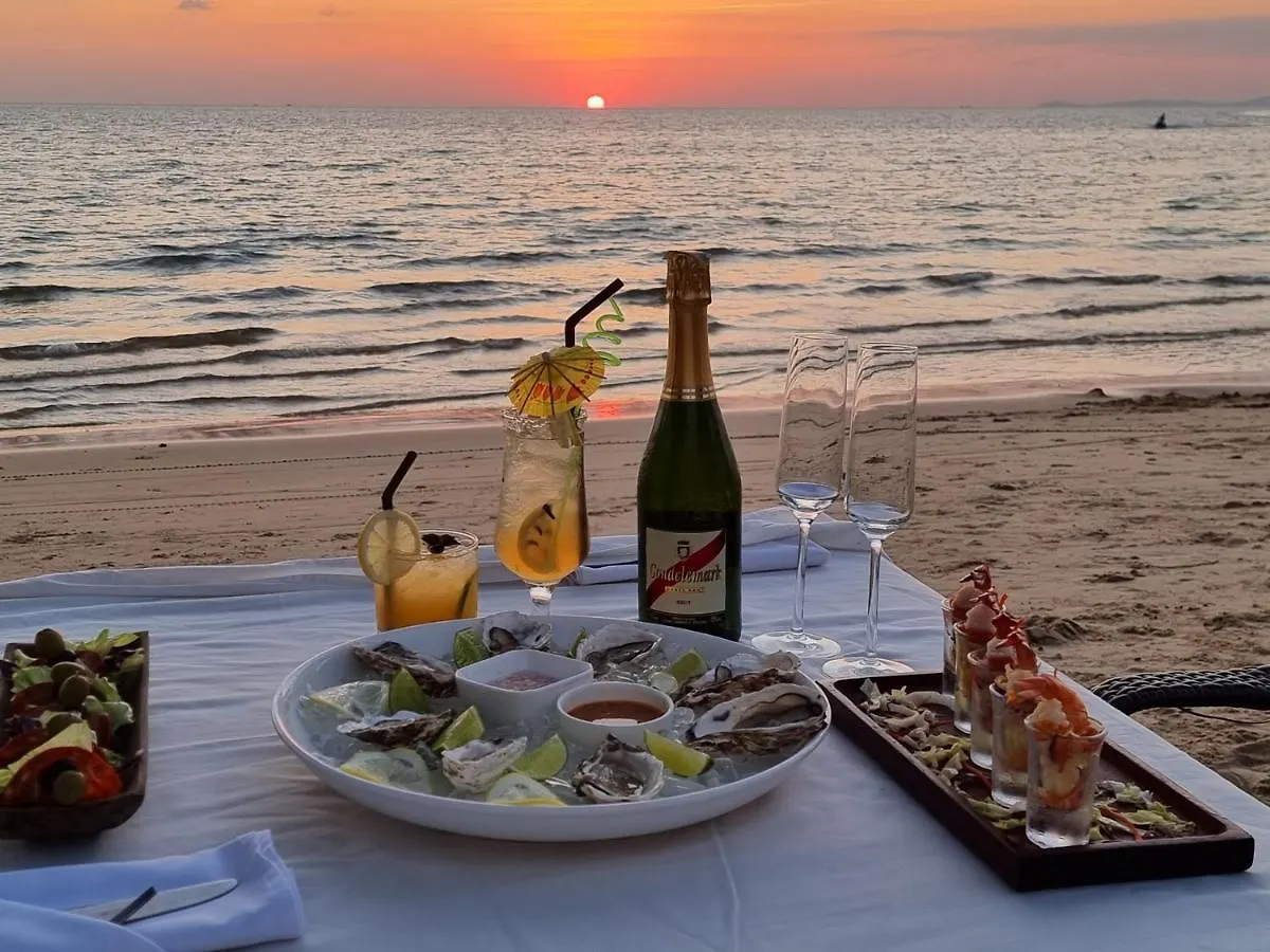 Sahaa Beach Resort Sihanoukville Hotel
